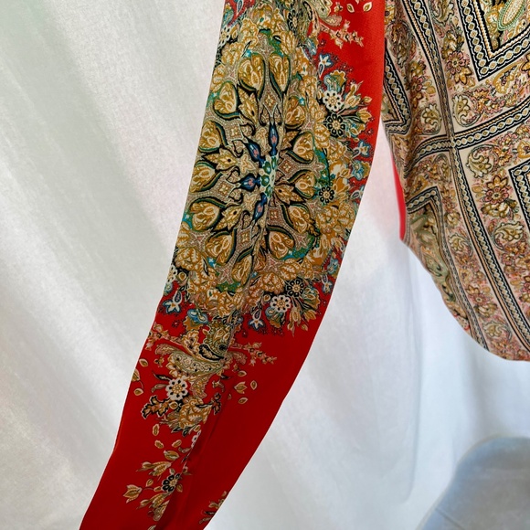 POL “Rodeo” Blouse – Versace Style Print – NWT – Size M - Picture 8 of 9